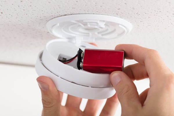 New battery in smoke detector 