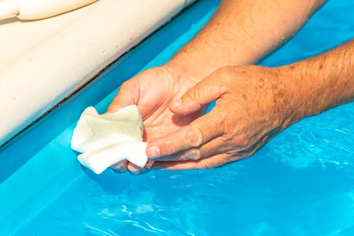 cleaning pool liner