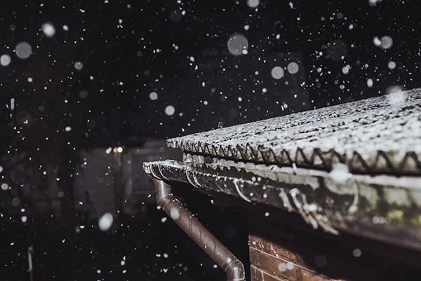 a roof with heavy snow