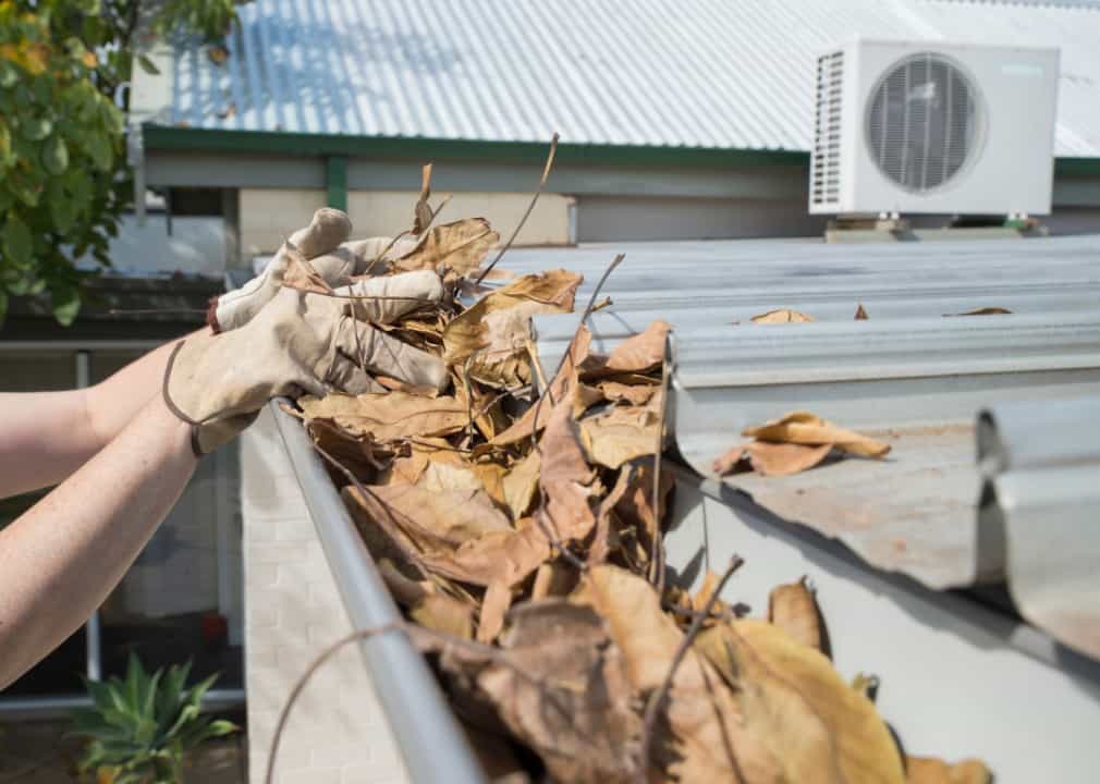 cleaning leaves out of gutters